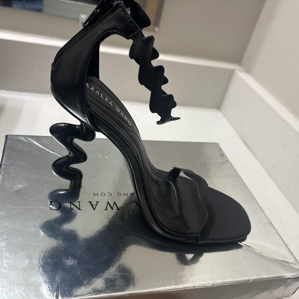 Wiggly Black Heel